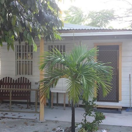 Jaguar Morning Star Hotel Caye Corker Exterior foto
